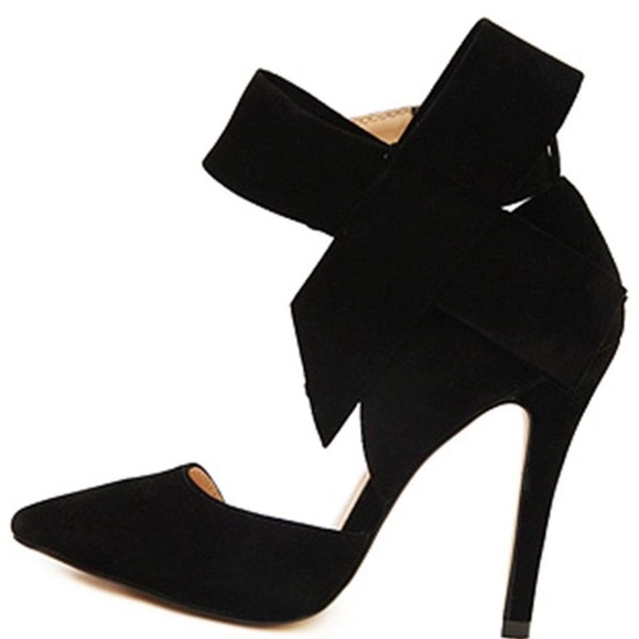 ✨BLACK SUEDE FOUR SEASONS BOW WOMANS SHOE *NWT*✨ - Picture 4 of 5